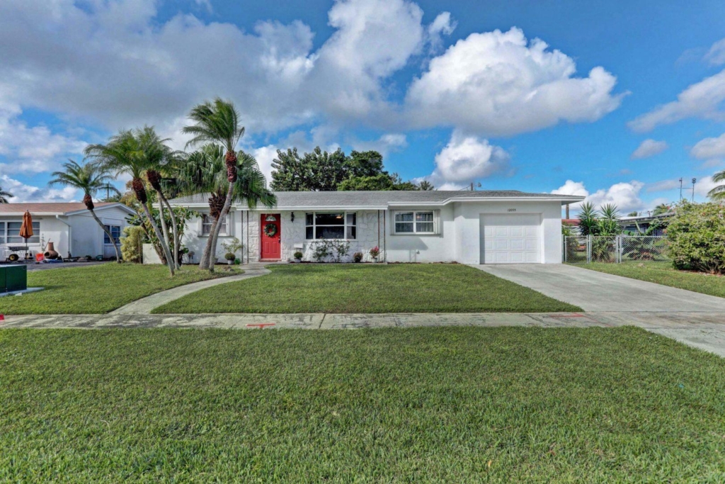 Discover Cabana Colony: A Premier Community in West Palm Beach, Florida
