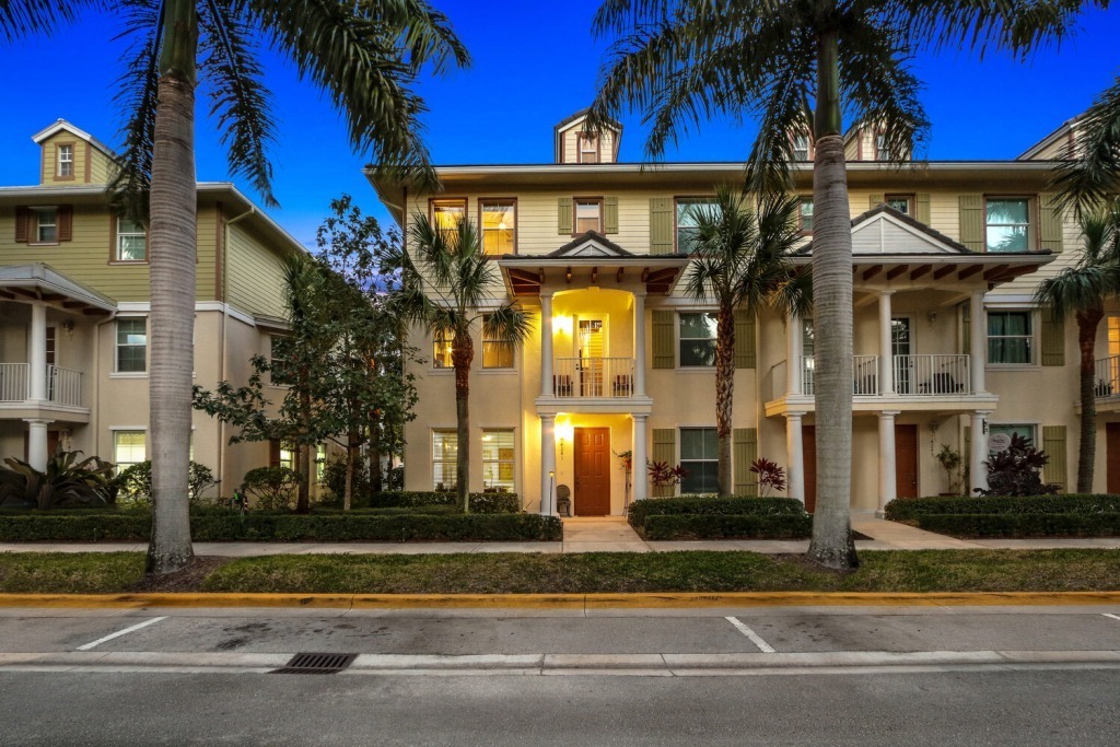 Unveiling the Enchantment: Life at Antigua at Abacoa in Jupiter, Florida