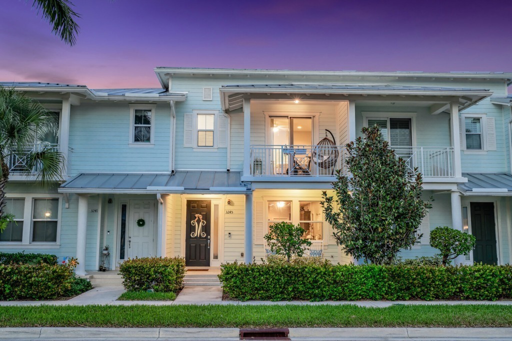 Unwinding Mallory Creek at Abacoa: Your Gateway to Paradise in Jupiter, Florida