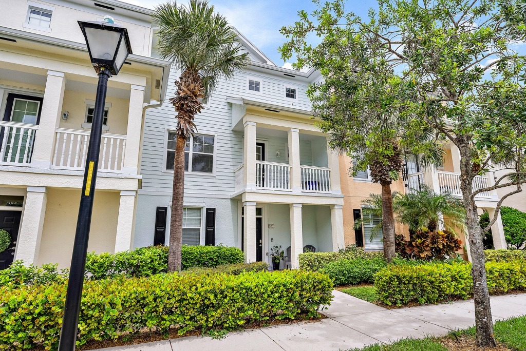 Unwind in Style: Exploring Somerset at Abacoa, Jupiter