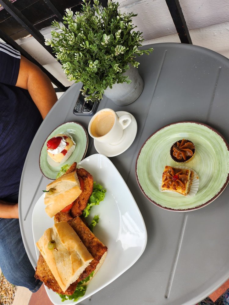 Enzo's Cafe And Bakery2